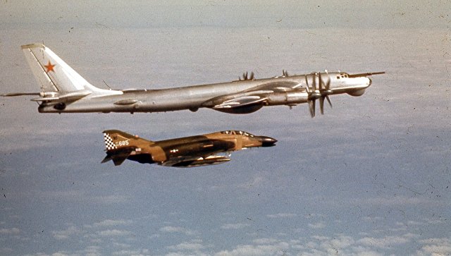Офицер ВВС США рассказал о "бочке" американского истребителя вокруг Ту-95