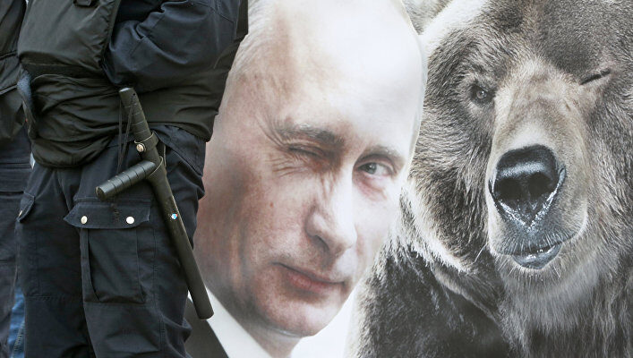 Какое еще вмешательство? Американцы просто хотят «встряхнуть Россию»