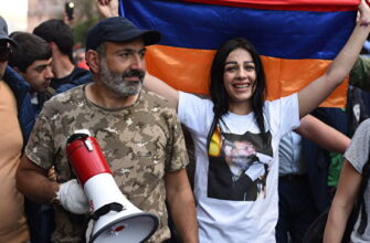 "Революция продолжается". Чего на самом деле хочет оппозиция в Армении