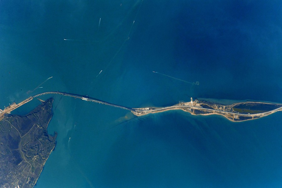 Крымский мост. Вид из космоса