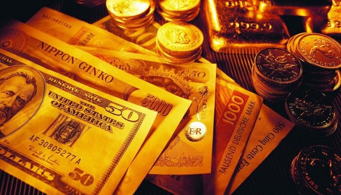 Россия покидает долларовую зону и активно скупает золото