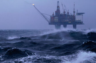 Добыча нефти и газа в Мексиканском заливе остановлена