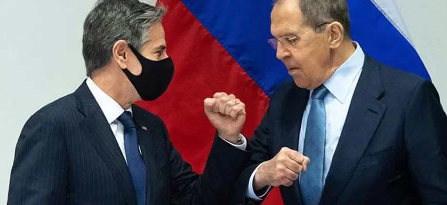Рубль и акции РФ упали после переговоров Блинкен-Лавров