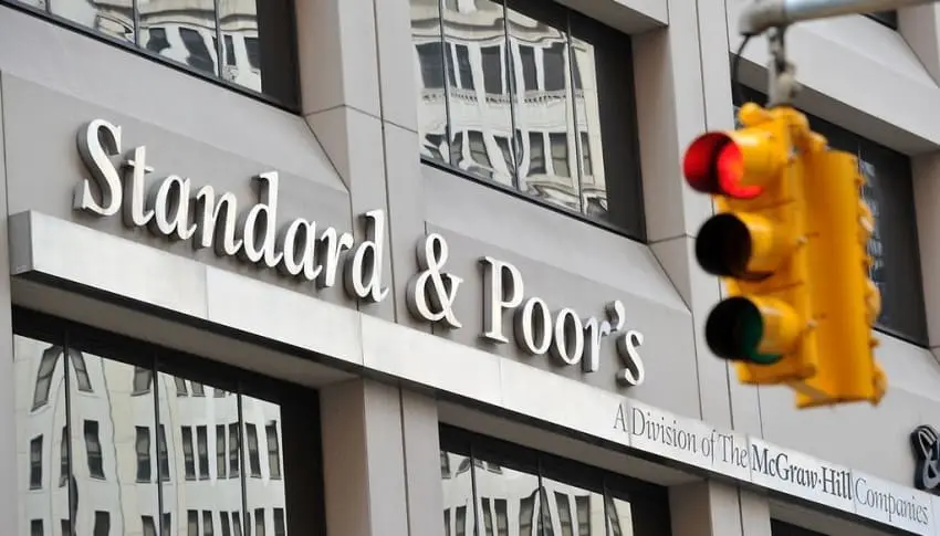S&P понизило кредитный рейтинг России