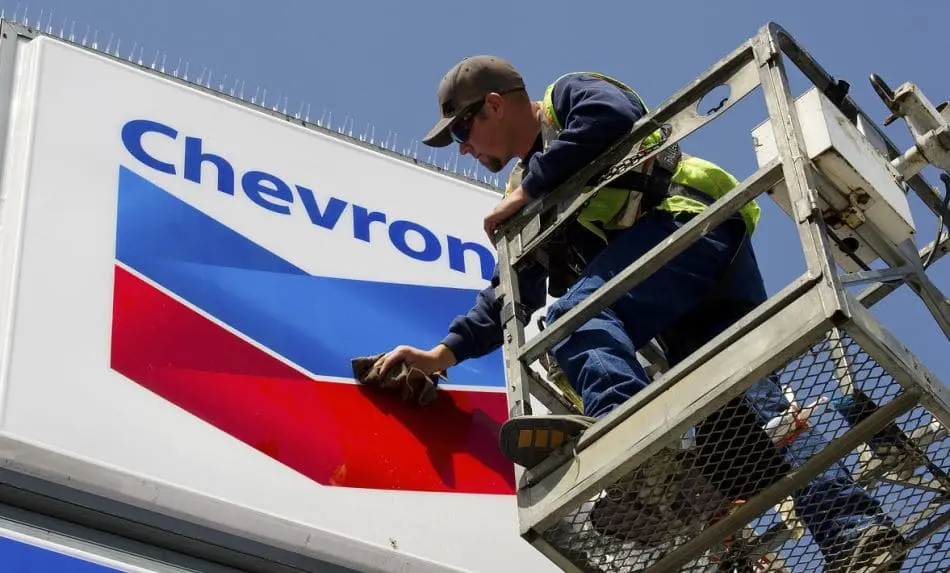 Dow Jones "ставит" на Chevron? Этим акциям не надо ралли общего рынка - им хватает политики США ведущей нефть на $150