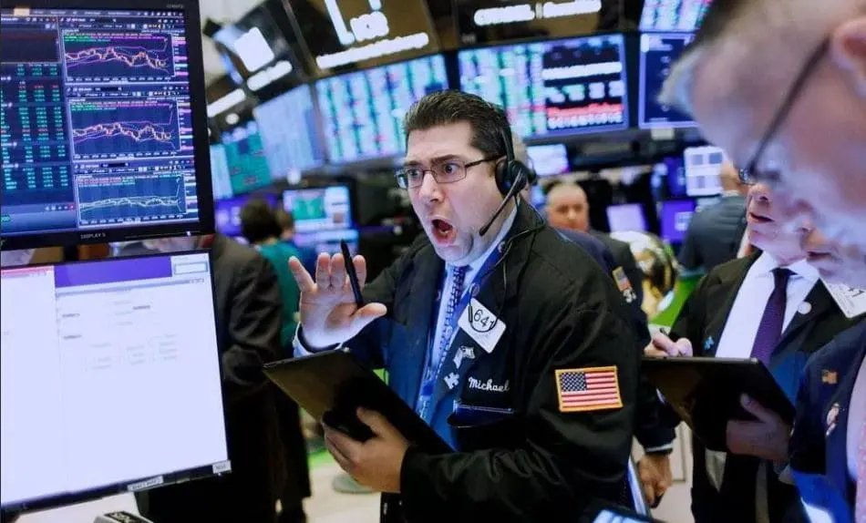 Dow Jones подготовился к повышению ставки ФРС на 100 базисных пунктов