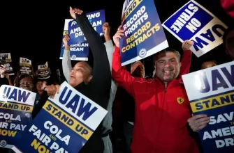 UAW объявила забастовку на трех ключевых автозаводах General Motors, Ford и Stellantis