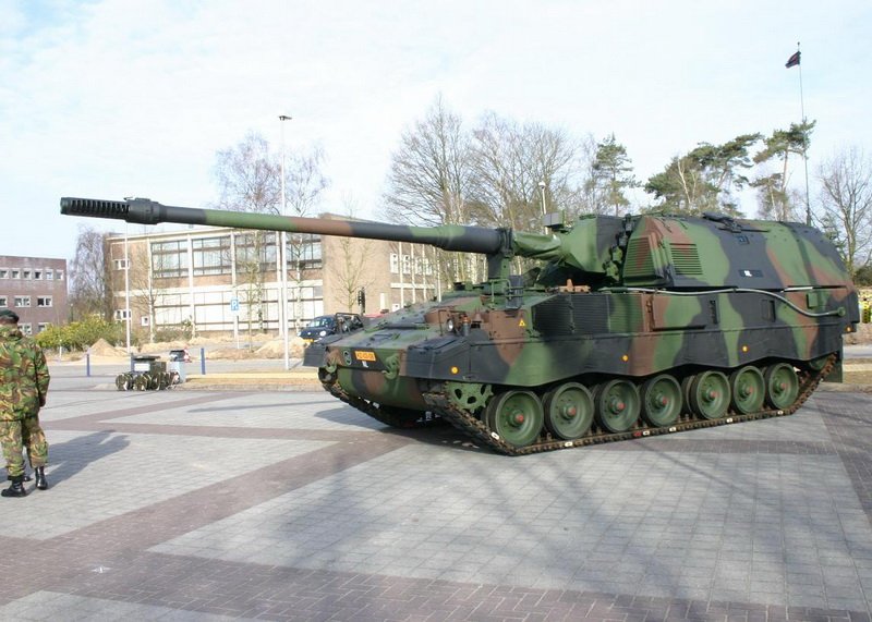 САУ PzH2000