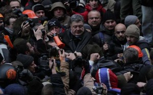 Репетиция свержения Порошенко: Партия войны сливает президента