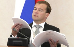 Очередной перл от Медведева: регионам советуют зарабатывать самостоятельно