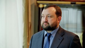 Арбузов: у Порошенко кончились сказки, его конец близок