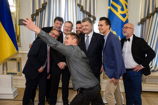 Украинская неделя: "Евровидение" на День Победы и стендап-шоу президента