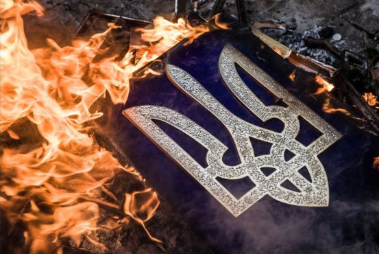 Пытаясь обуздать Россию, мировая закулиса продолжит колонизацию Украины